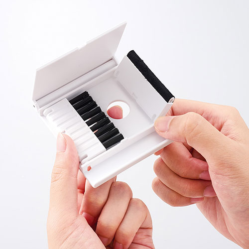 スマホスタンドにもなるPC2WAYクリーナー