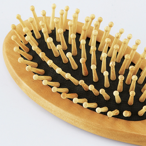 ウッドヘアケアブラシ（巾着付き）