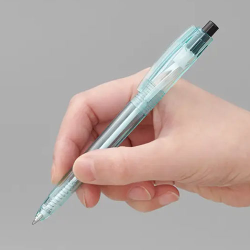 海洋プラスチックをリサイクルしたボールペン