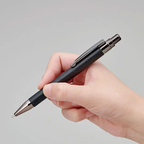 レザー調ボールペン