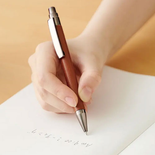 レザー調ボールペン