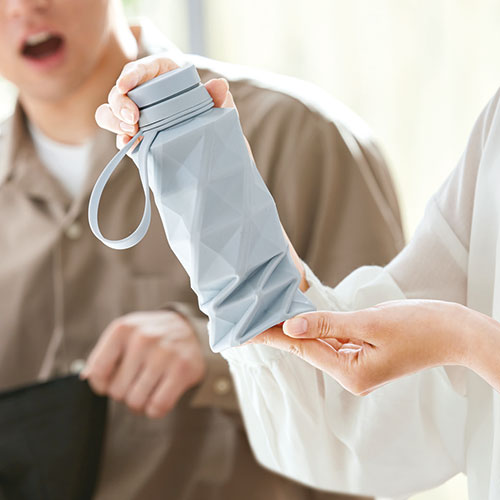 たためるスピナーシリコンボトル