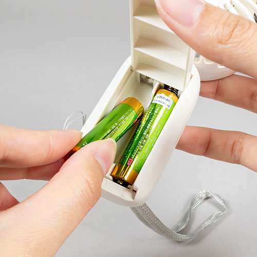 乾電池式ハンディファン