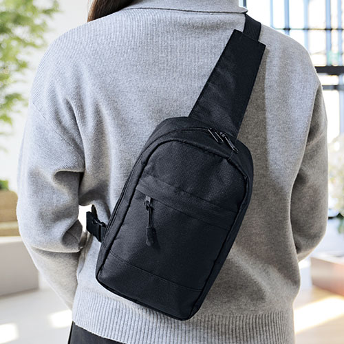 ファスナーポケット付きワンショルダーバッグ